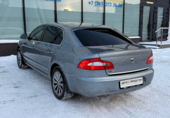 Подержанный автомобиль Skoda Superb Liftback 2012 года (3 фото)