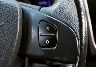 Подержанный автомобиль Renault Sandero 2017 года (13 фото)
