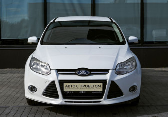 Подержанный автомобиль Ford Focus Hatchback 2011 года (8 фото)