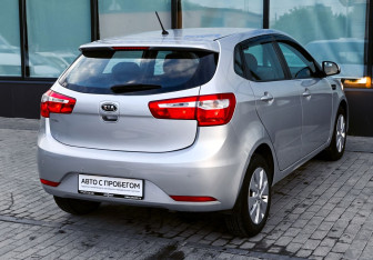 Подержанный автомобиль Kia Rio Hatchback 2013 года (5 фото)