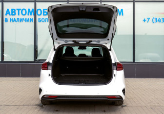 Подержанный автомобиль Kia Ceed Wagon 2021 года (20 фото)