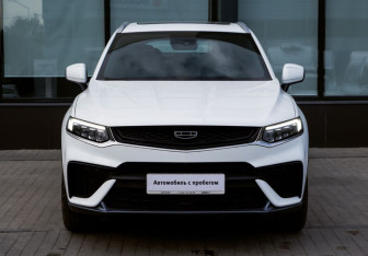 Подержанный автомобиль Geely Tugella 2022 года (8 фото)