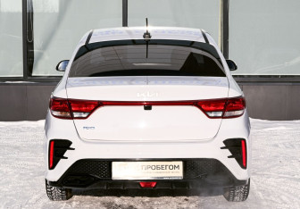 Подержанный автомобиль Kia Rio Sedan 2022 года (4 фото)