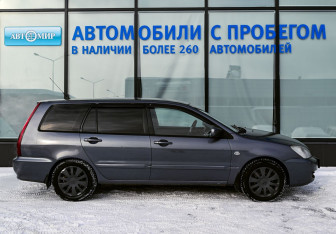 Подержанный автомобиль Mitsubishi Lancer Wagon 2006 года (6 фото)