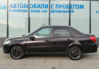 Подержанный автомобиль Datsun on-DO 2015 года (2 фото)