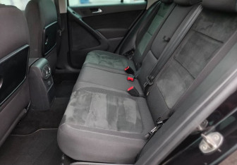 Подержанный автомобиль Volkswagen Tiguan 2016 года (14 фото)