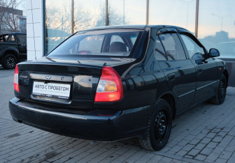 Подержанный автомобиль Hyundai Accent Sedan 2008 года (5 фото)