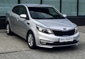Подержанный автомобиль Kia Rio Sedan 2016 года (7 фото)
