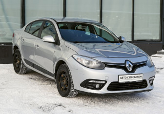Подержанный автомобиль Renault Fluence 2014 года (7 фото)