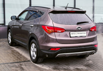 Подержанный автомобиль Hyundai Santa Fe 2013 года (3 фото)