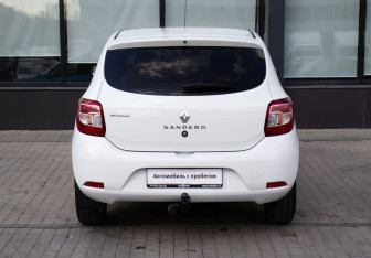 Подержанный автомобиль Renault Sandero 2018 года (4 фото)