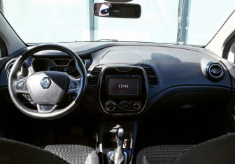 Подержанный автомобиль Renault Kaptur 2018 года (18 фото)