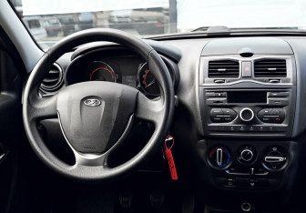 Подержанный автомобиль LADA (ВАЗ) Granta Liftback 2021 года (16 фото)