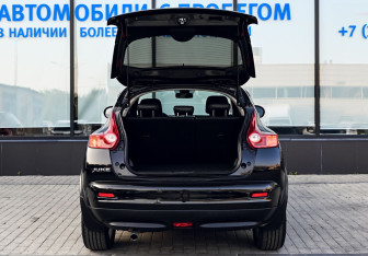 Подержанный автомобиль Nissan Juke 2011 года (19 фото)