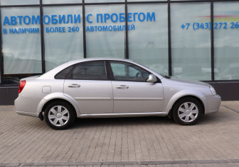 Подержанный автомобиль Chevrolet Lacetti Sedan 2012 года (6 фото)
