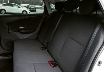 Подержанный автомобиль Nissan Almera Sedan 2014 года (14 фото)