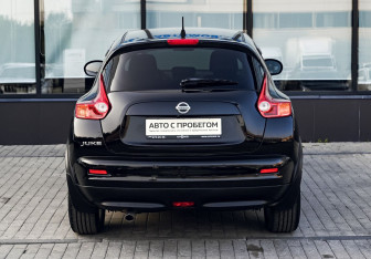 Подержанный автомобиль Nissan Juke 2011 года (4 фото)