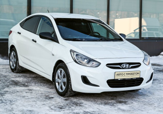 Подержанный автомобиль Hyundai Solaris Sedan 2011 года (7 фото)