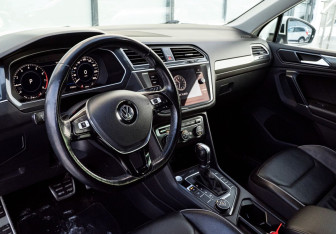 Подержанный автомобиль Volkswagen Tiguan 2018 года (10 фото)