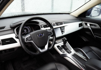 Подержанный автомобиль Geely Atlas 2020 года (15 фото)