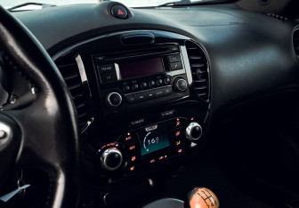 Подержанный автомобиль Nissan Juke 2012 года (11 фото)