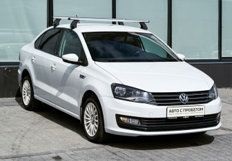 Подержанный автомобиль Volkswagen Polo Sedan 2016 года (7 фото)