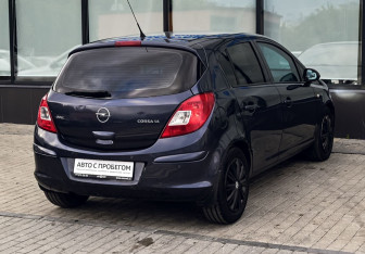 Подержанный автомобиль Opel Corsa 2008 года (5 фото)