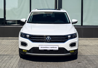 Подержанный автомобиль Volkswagen T-Roc 2021 года (8 фото)