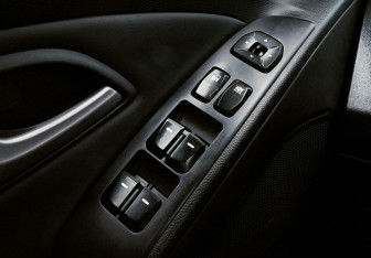 Подержанный автомобиль Hyundai ix35 2010 года (12 фото)