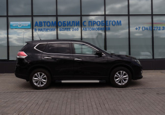 Подержанный автомобиль Nissan X-Trail 2015 года (6 фото)