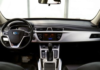 Подержанный автомобиль Geely Atlas 2019 года (19 фото)