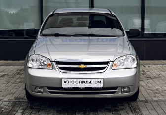 Подержанный автомобиль Chevrolet Lacetti Sedan 2011 года (8 фото)