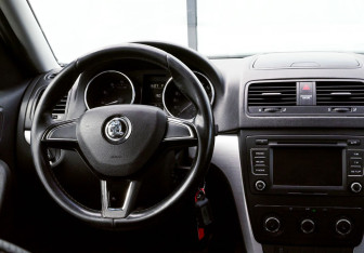 Подержанный автомобиль Skoda Yeti 2014 года (20 фото)