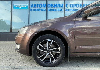 Подержанный автомобиль Skoda Octavia Liftback 2017 года (18 фото)