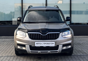 Подержанный автомобиль Skoda Yeti 2017 года (8 фото)