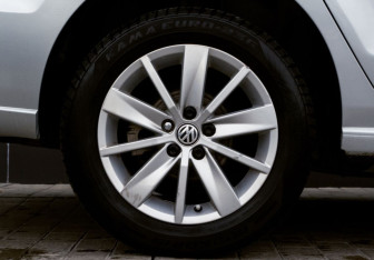 Подержанный автомобиль Volkswagen Polo Sedan 2016 года (21 фото)