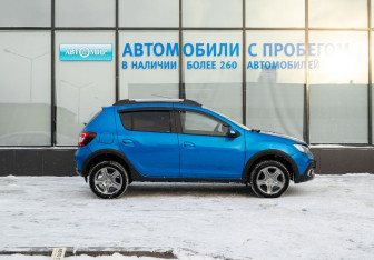 Подержанный автомобиль Renault Sandero 2021 года (6 фото)