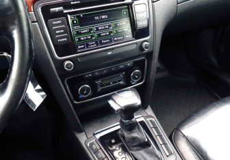 Подержанный автомобиль Skoda Superb Liftback 2011 года (10 фото)