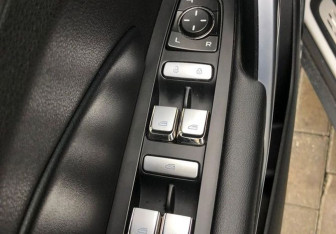 Подержанный автомобиль Geely Atlas Pro 2022 года (17 фото)