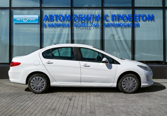 Подержанный автомобиль Peugeot 408 2013 года (6 фото)