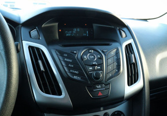 Подержанный автомобиль Ford Focus Sedan 2012 года (12 фото)