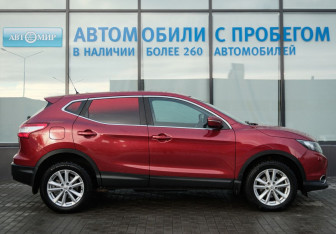 Подержанный автомобиль Nissan Qashqai 2014 года (6 фото)