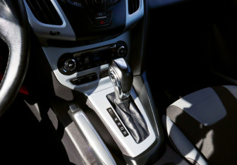 Подержанный автомобиль Ford Focus Hatchback 2013 года (9 фото)