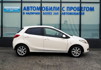 Подержанный автомобиль Mazda 2 Hatchback 2008 года (6 фото)