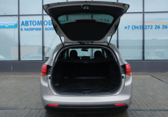 Подержанный автомобиль Kia Ceed Wagon 2014 года (20 фото)