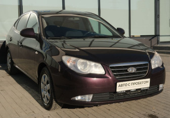 Подержанный автомобиль Hyundai Elantra Sedan 2008 года (7 фото)