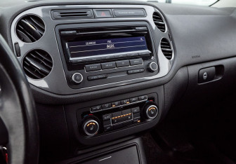 Подержанный автомобиль Volkswagen Tiguan 2011 года (16 фото)