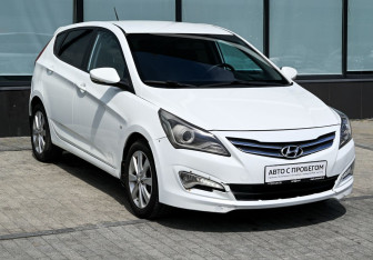 Подержанный автомобиль Hyundai Solaris Hatchback 2015 года (7 фото)
