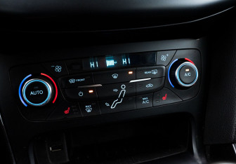 Подержанный автомобиль Ford Focus Sedan 2018 года (13 фото)