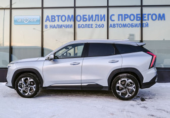 Подержанный автомобиль Geely Atlas 2024 года (2 фото)